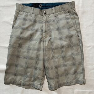 Volcom Corpo Class Men's Checkered Beige Shorts Size 30